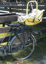 fiets met baby achterop